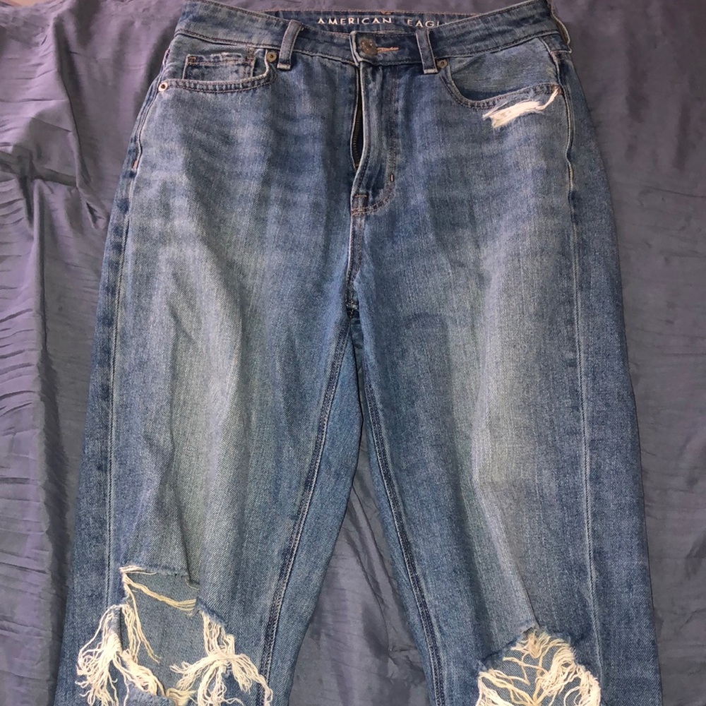 American Eagle ripped mom jeans, size 0 , comfort waist band